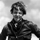 Amelia Earhart tarihi yolculuğuna başladı