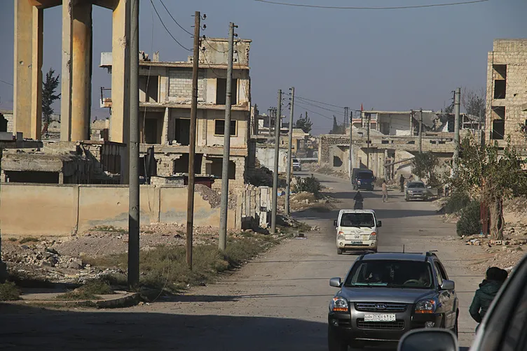 Muhalif güçlerin ilerleyişi sürüyor! Tel Rıfat tamam sıra Münbiç’te