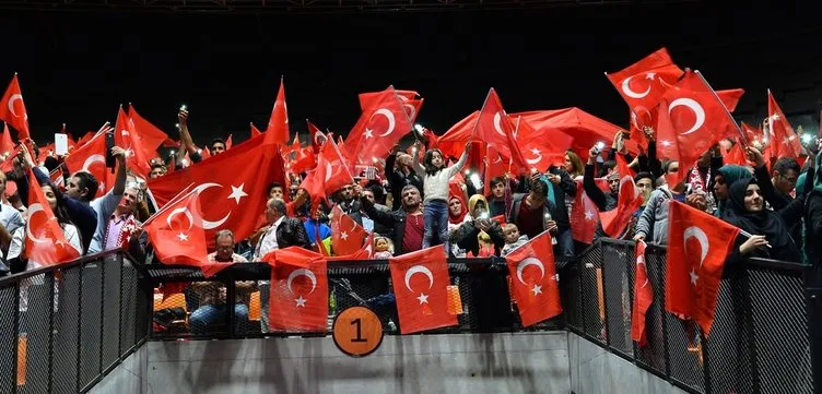 Erdoğan Strasbourg’da onbinlerce gurbetçiye seslendi