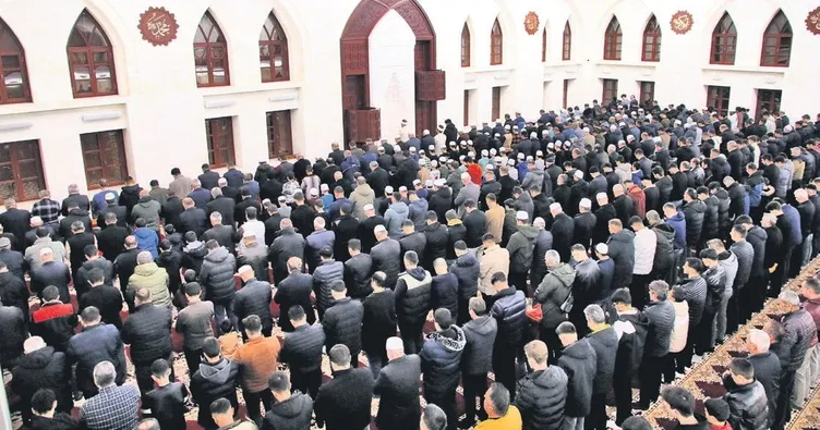 Miraç gecesi tüm yurtta ihya edildi