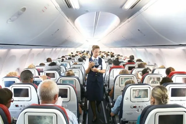 SON DAKİKA HABERİ. Havada koronavirüs paniği! Korona semptomları taşıyan yolcu...