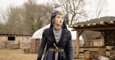 Kuruluş Osman’ın Bala Hatun’u Özge Törer hakkındaki gerçekle şaşırttı! Kuruluş Osman oyuncusu Özge Törer sosyal medyanın dilinde...