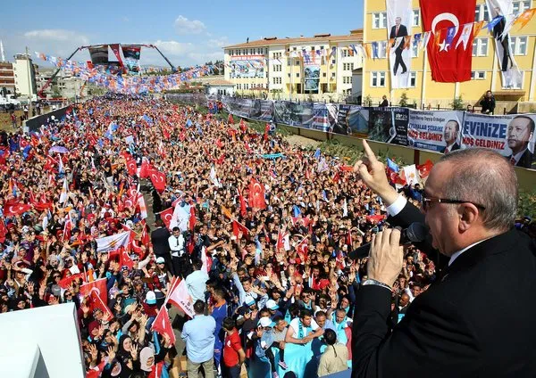 Cumhurbaşkanı Erdoğan'ın Siirt 6. Olağan İl Kongresi'nden yansıyan kareleri