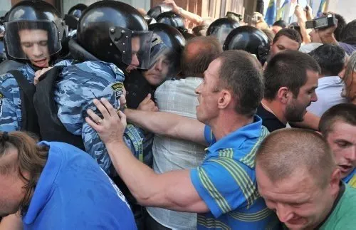 Ukrayna’da dil protestosu