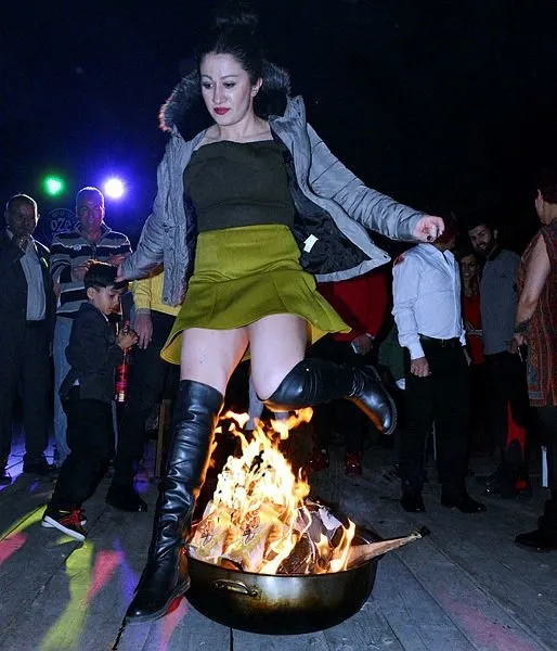 İranlı turistler, nevruzu Erzurum Palandöken’de kutladı