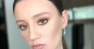 Tescilli güzel Gizem Karaca çiçekli bikinisiyle sosyal medyada şov yaptı! Herkes onu konuşuyor