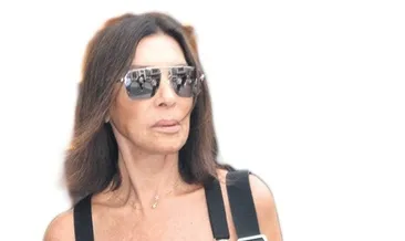 Şıklığıyla göz kamaştırdı