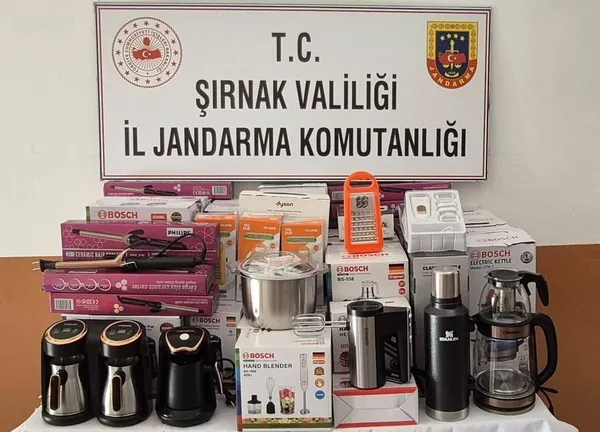 sirnakta-jandarmadan-dev-operasyon-10-milyonluk-kacak-malzeme-ele-gecirildi-1764595503189.jpg
