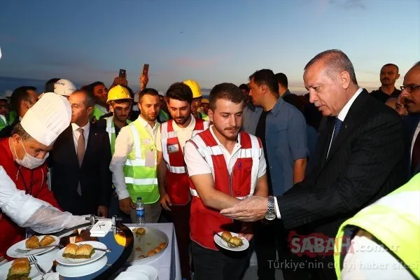 Erdoğan’dan havalimanı çalışanlarına baklava ikramı