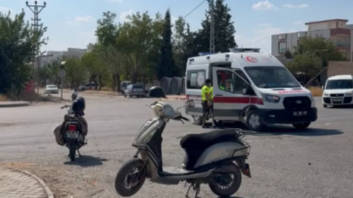 Malatya Caddesi’nde minibüs ile motosiklet çarpıştı: 1 yaralı