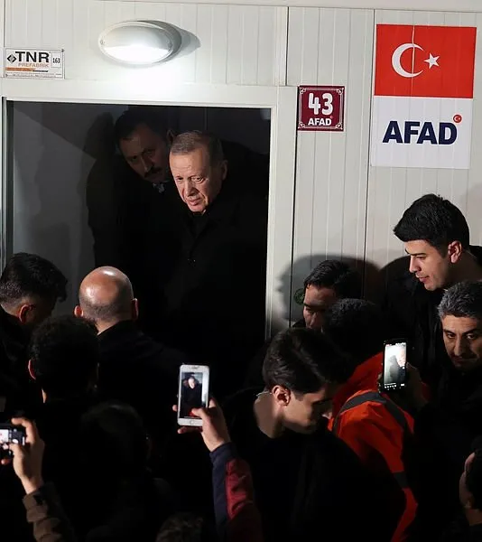 Başkan Erdoğan ve Bahçeli Kahramanmaraş'ta konteyner kenti ziyaret etti!