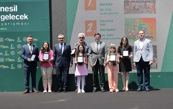 gelecegin-yazar-ve-ressamlari-yesilayin-yetenek-yarismasinda-odullerine-kavustu-1748606623856.jpg