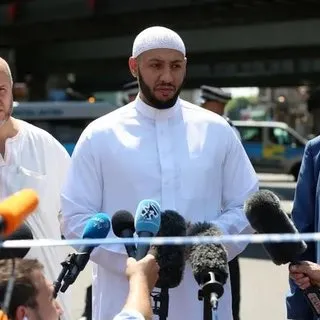 Londra'da kahraman imama İslamofobik saldırı