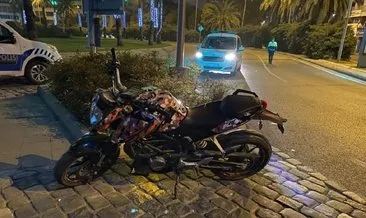 Alkolllü sürücü, uygulamadan kaçarken motosikletle polise çarptı #izmir