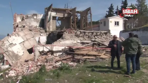 İzmir'de hurdacının girdiği bina çöktü! Enkazdan böyle çıkartıldı | Video