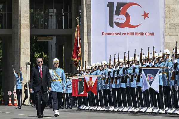 son-dakika-haberi-baskan-erdogan-15-temmuzda-hevesleri-kursaklarinda-kalanlar-hala-firsat-kolluyor-1784122506130.jpg