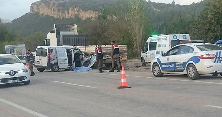 Antalya’da trafik kazası: 1 ölü, 2 yaralı