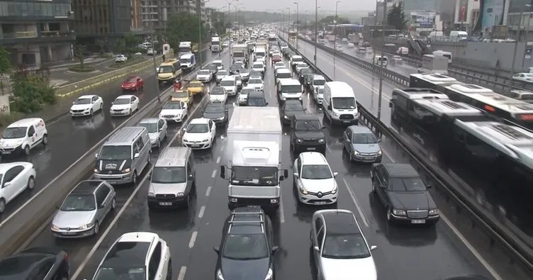 SON DAKİKA | İstanbul’da yağmur başladı! Trafik resmen tıkandı! Haritaya dikkat...