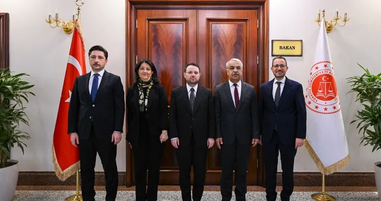 DEM Parti’den Bakan Gürlek’e ziyaret