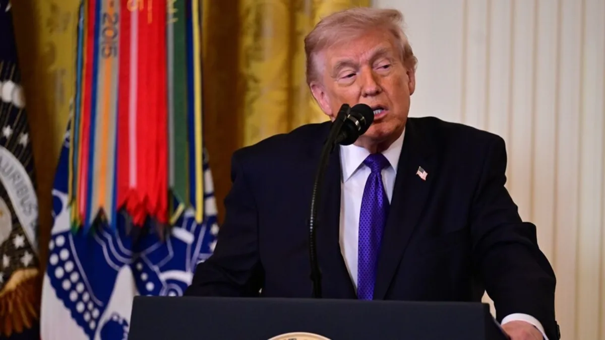 Trump'tan ABD medyasına "vatana ihanet" suçlaması Trump'tan ABD medyasına "vatana ihanet" suçlaması