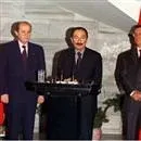 Bülent Ecevit, toplantıyı terk etti