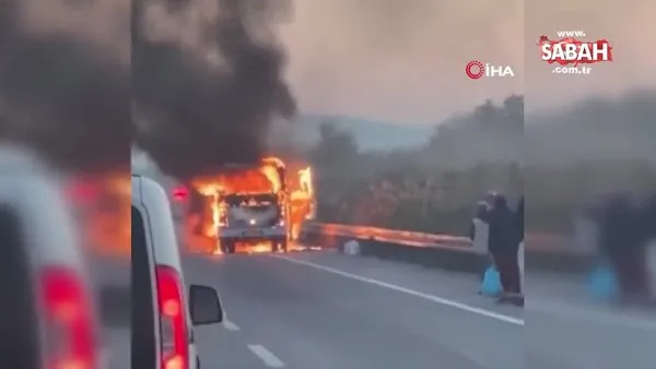 Mevsimlik işçi taşıyan servis alev alev yandı | Video