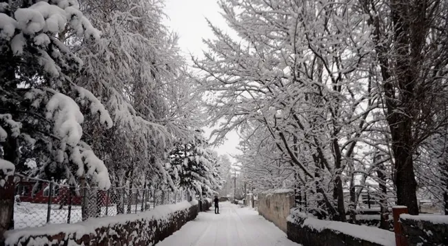 son-dakika-meteoroloji-uyardi-hafta-sonu-kar-yagisi-surprizi-sicakliklar-aniden-dusuyor-istanbul-ankara-ve-izm-1762840987816.jpg (1134×622)