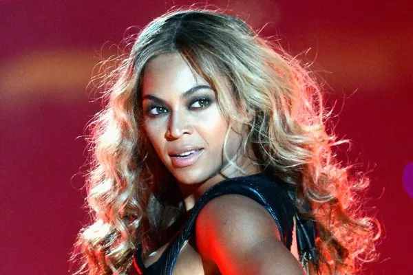 Beyonce'yi kim ısırdı!