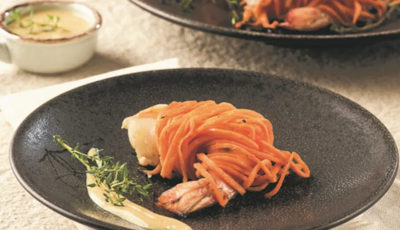 Tatlı patates Spagettıye Sarılı Jumbo Karides Tatlı patates Spagettıye Sarılı Jumbo Karides