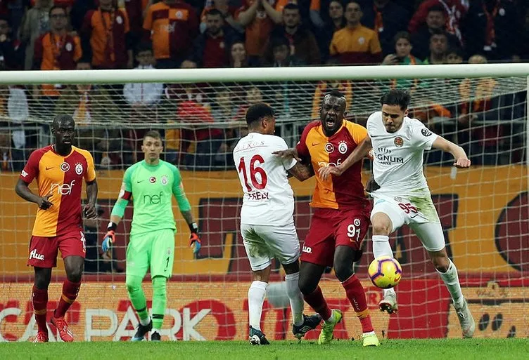 Galatasaray transfer haberleri: Bu hafta Mbaye Diagne’yi almaya geliyorlar!