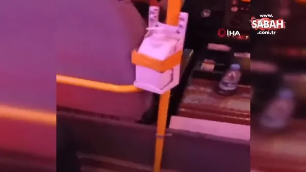 Fanatik minibüs sürücüsü pes dedirtti: Seyir halindeyken maç izledi | Video