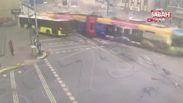 Son dakika: İstanbul Sultangazi'de tramvay otobüse çarptı! Dehşet anı görüntüleri ortaya çıktı | Video