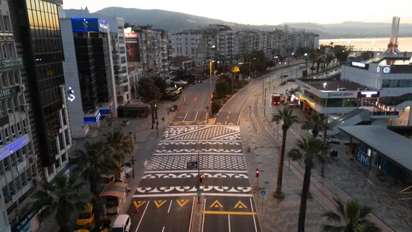 ak-partili-saygili-vaatlerin-verildigi-boyali-yaya-gecidi-uzerinden-chpye-yuklendi-1779714236928.jpg