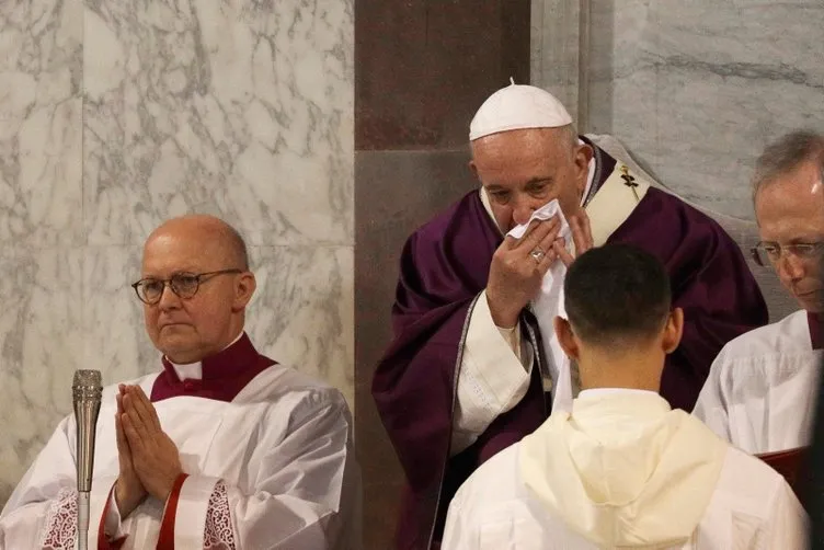 Dünya bu görüntüleri konuşuyor... Papa Francis tüm programlarını iptal etti!