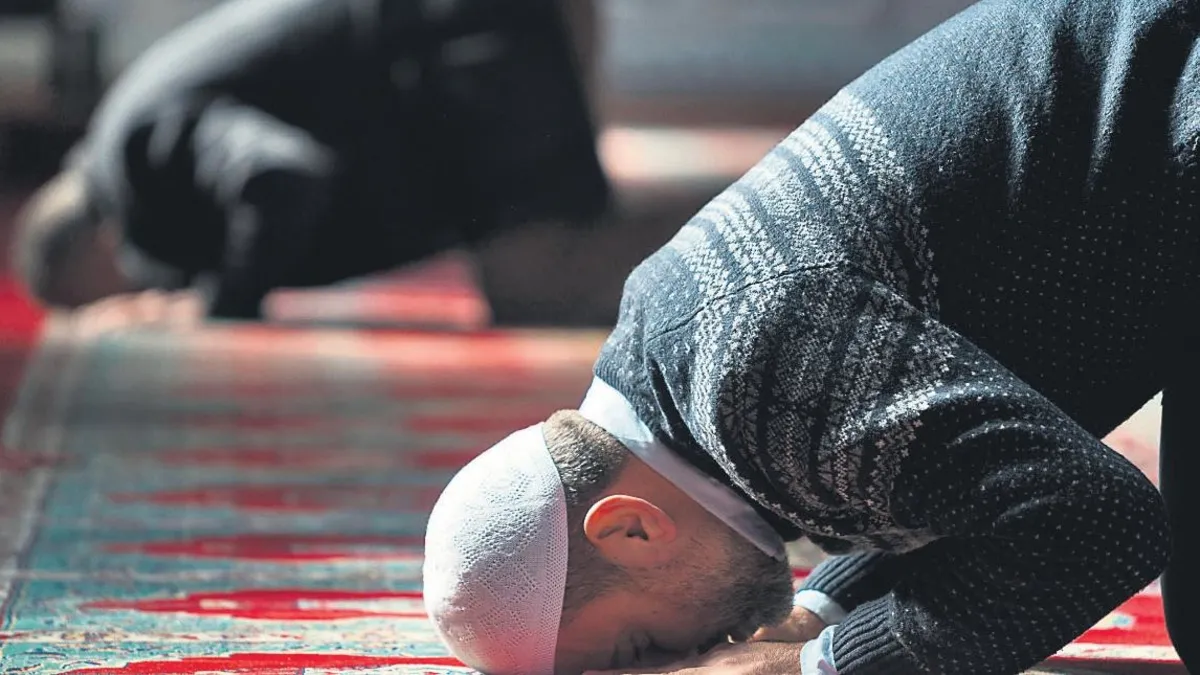 İman, ibadeti gerektirir