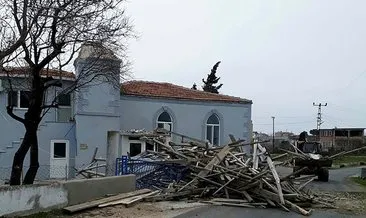 Edirne’de şiddetli rüzgar nedeniyle caminin minaresi yıkıldı