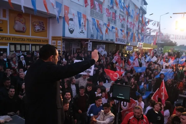 riza-sumerden-miting-gibi-mahalle-toplantisi-1710154653421.jpg
