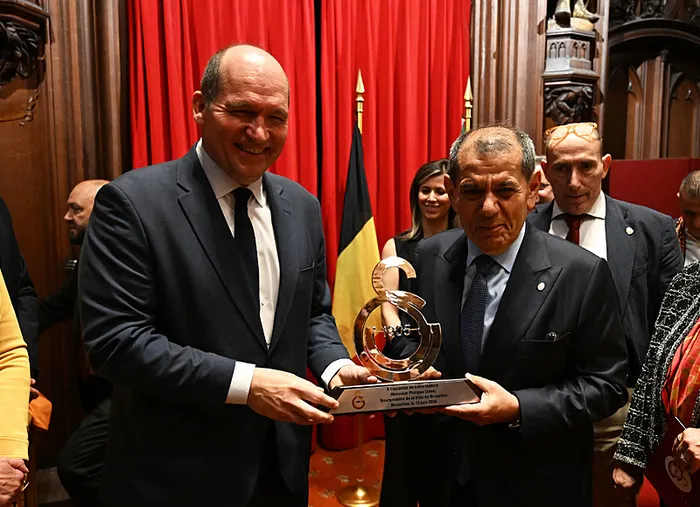 galatasarayin-sampiyonlugu-brukselde-kutlandi-1781375407368.jpeg