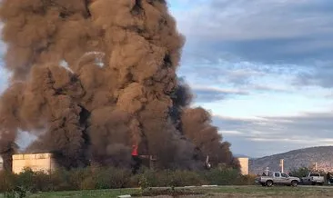 İzmir’de yanan fabrikadan yükselen siyah duman gökyüzünü kapladı #izmir