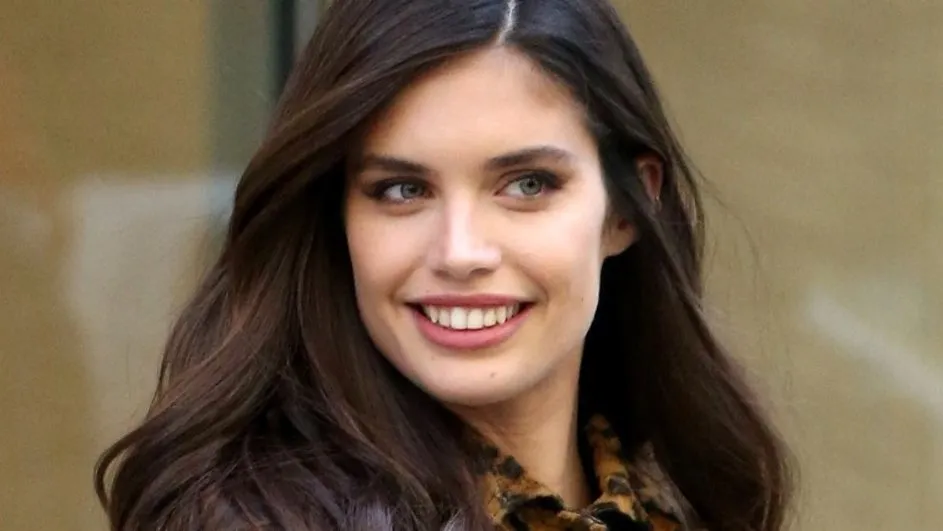 makyajsiz haliyle kendine hayran