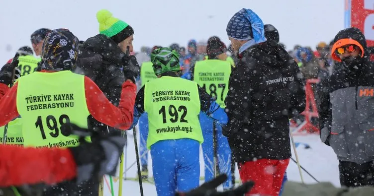 Kayakçılar Yüksekova’ya akın etti