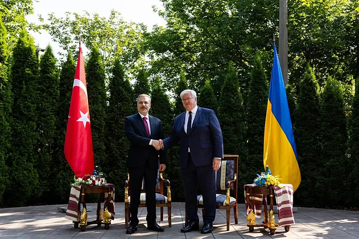 son-dakika-bakan-fidan-savasin-karadenize-tasinmasini-istemiyoruz-1784188376003.jpg SON DAKİKA| Bakan Fidan ve Ukraynalı mevkidaşından müzakere mesajı: Zelenskiy ve Putin görüşmesi için İstanbul’u işaret etti