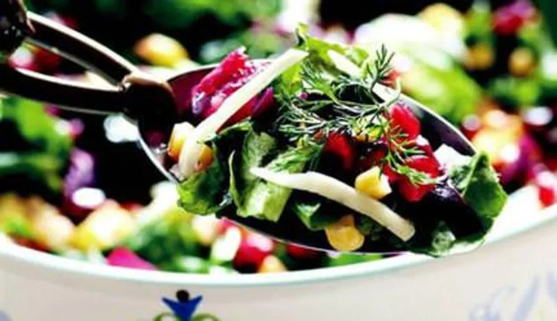 Narlı Yeşil Salata