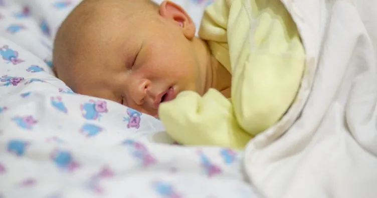 Bebeklerde Sarılık Nasıl Geçer? Yenidoğan Bebeklerde Sarılık Belirtileri ile Evde Doğal ve Bitkisel Tedavi Yöntemleri