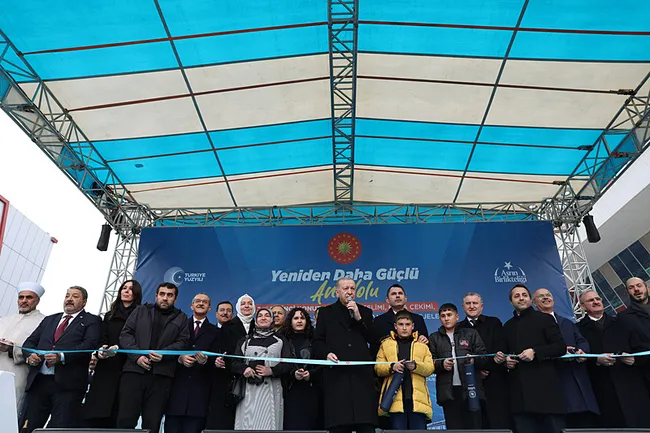 son-dakika-baskan-erdogan-sehirlerimizi-eskisinden-daha-guzel-hale-getirecegiz-1737722931129.jpeg Son dakika: Başkan Erdoğan: Şehirlerimizi eskisinden daha güzel hale getireceğiz