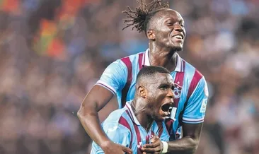 Fırtına devirip geçiyor