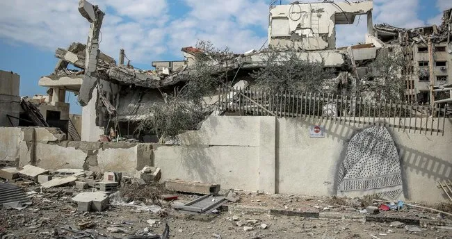 Katil İsrail ordusu, Sınır Tanımayan Doktorlara ait sığınağı vurdu: 2 ölü