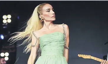 Anne konserde baba parkta