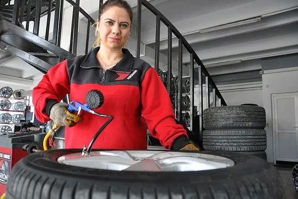 Muhasebeciydi şimdi oto lastik işinin patronu oldu!