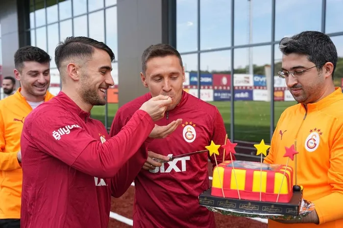 galatasaray-frankowskinin-yeni-takimini-acikladi-1754417539150.jpeg